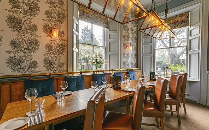 pcp-2024-secondaryspaces-thesalisburyarmsedinburgh-privatedining-img-01.jpg